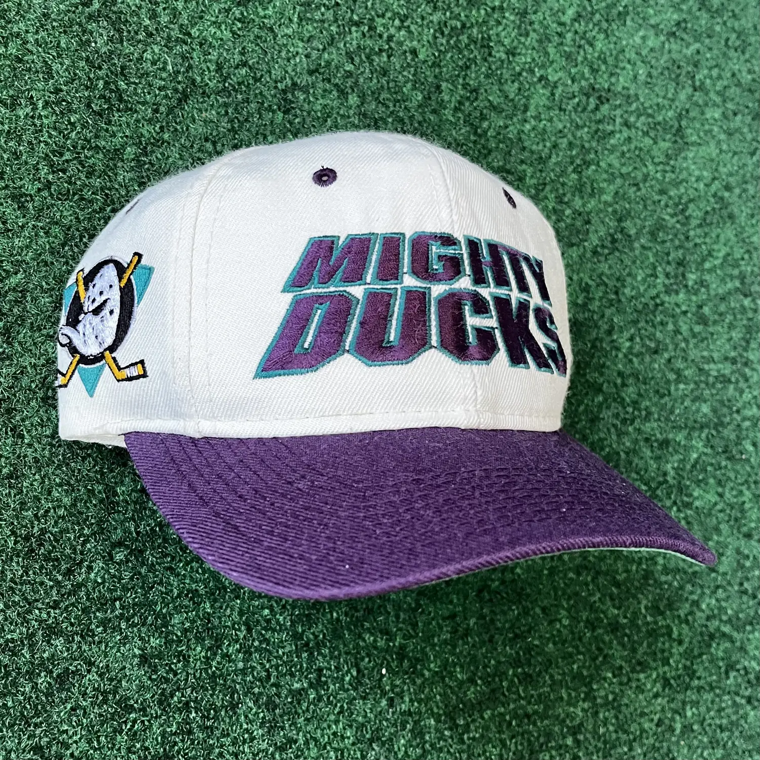 Anaheim Mighty Ducks Snapback